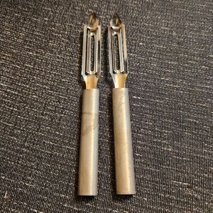 Rada Cutlery Vegetable Peeler set 2 Stainless Steel Aluminum USA